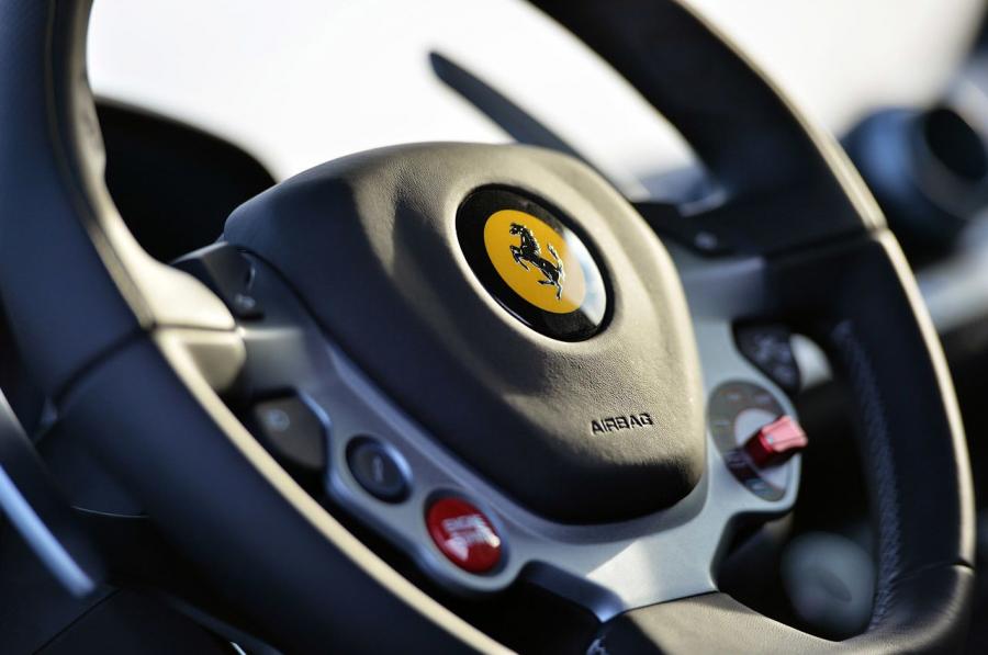  Ferrari F12berlinetta 2014 года  (фото 62 из 77)